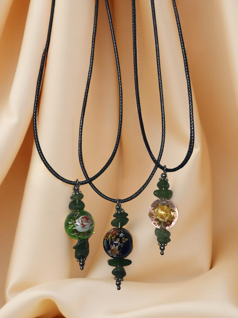 Flower Round Necklace with a Jade Bead