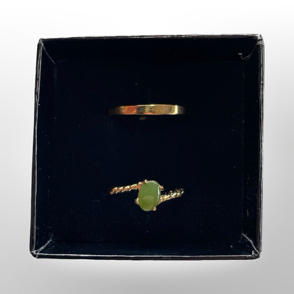 Jade Oval Ring with “Rope” look