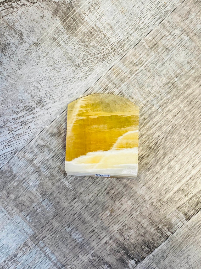 Yellow calcite free form