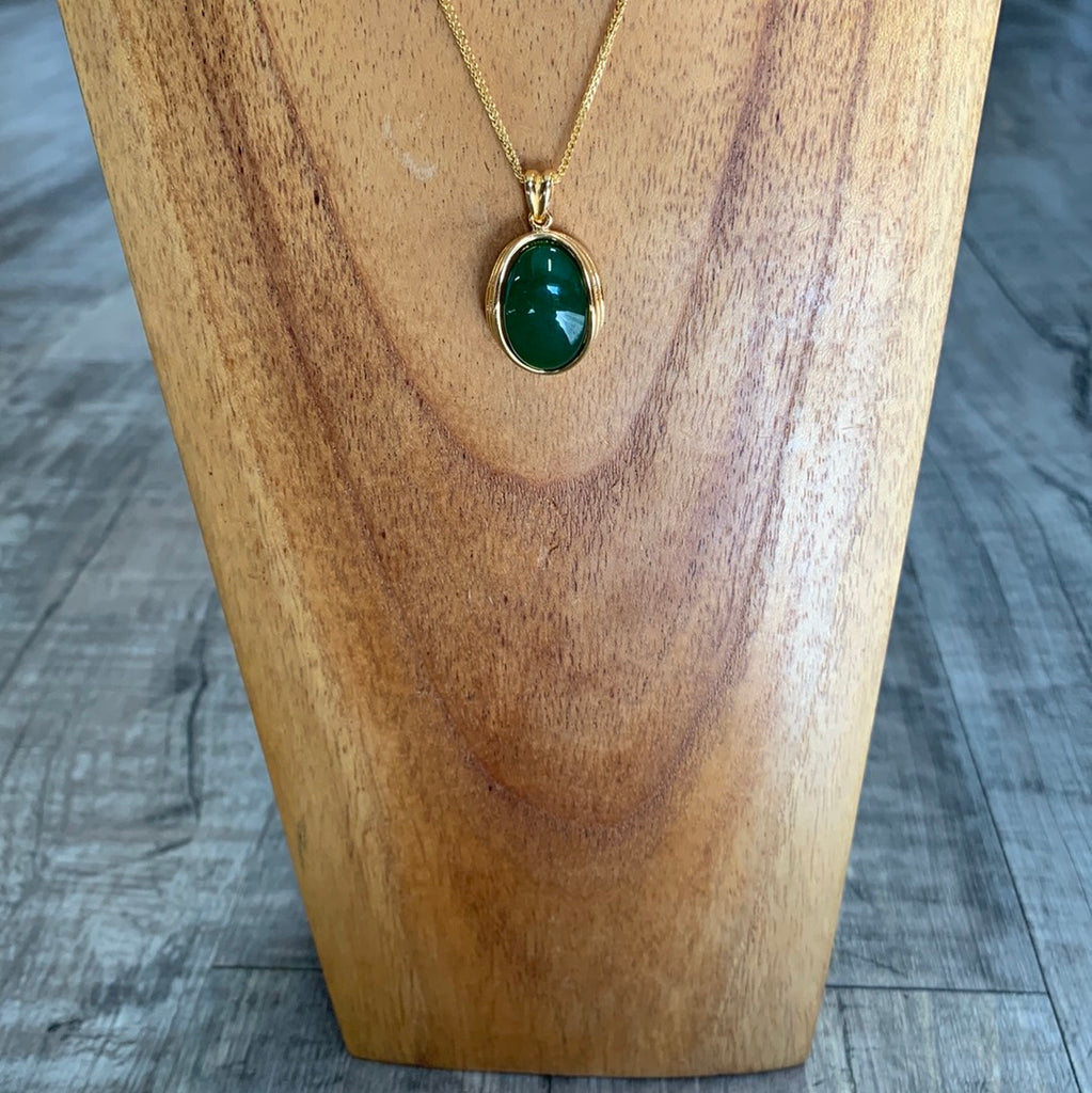 Oval gold necklace