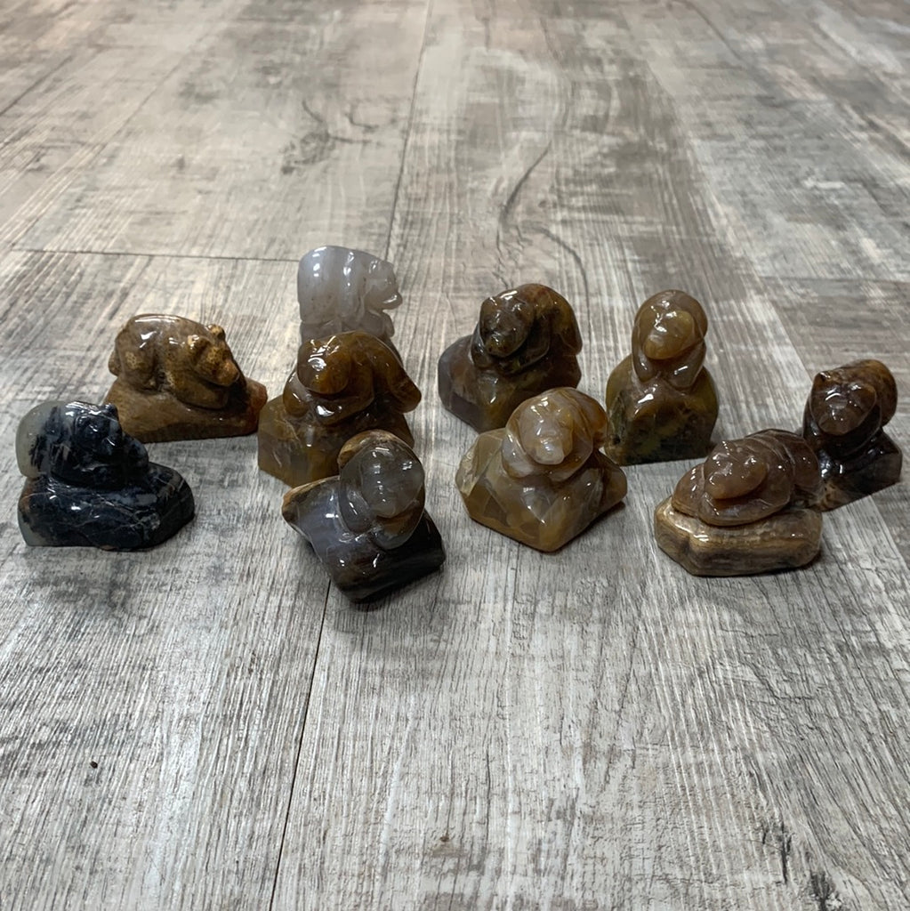 Agate bear carvings
